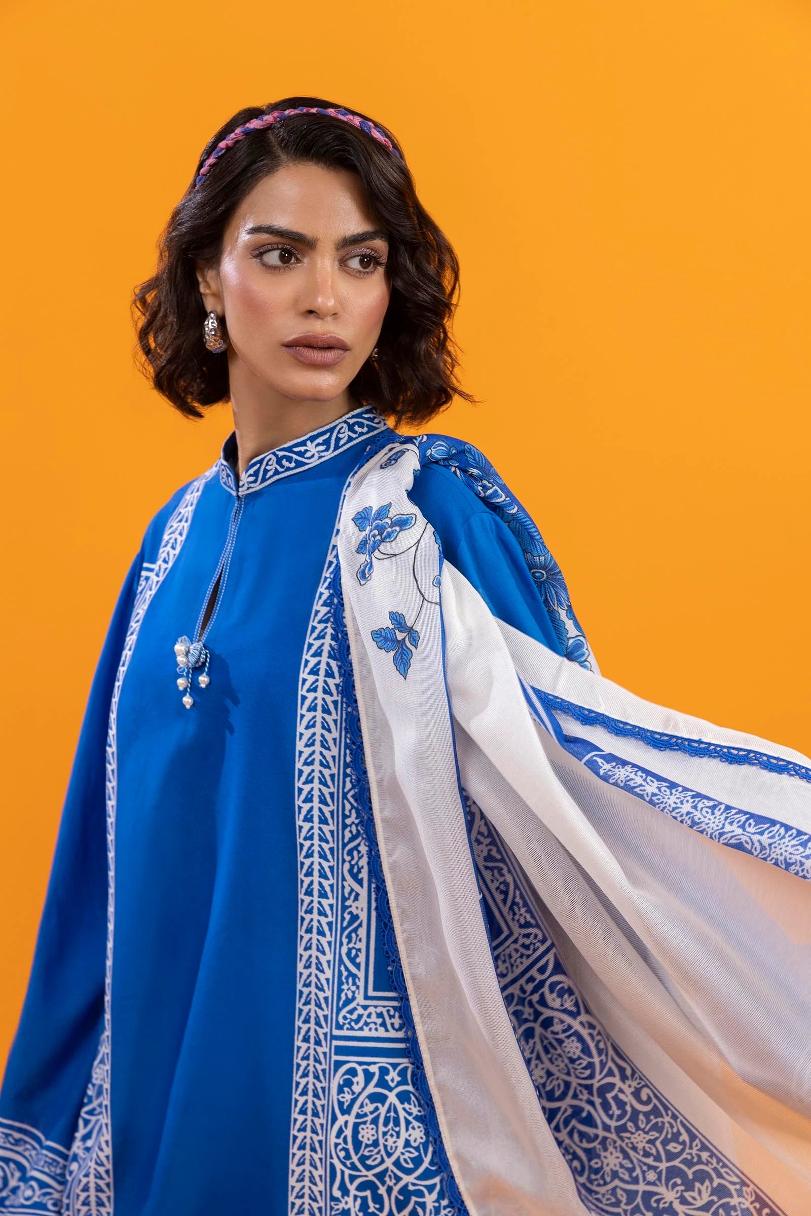 H253-008B-2S – Mahay Summer stitched lawn suit with chiffon lace dupatta and cambric trousers – Pakistanimoda