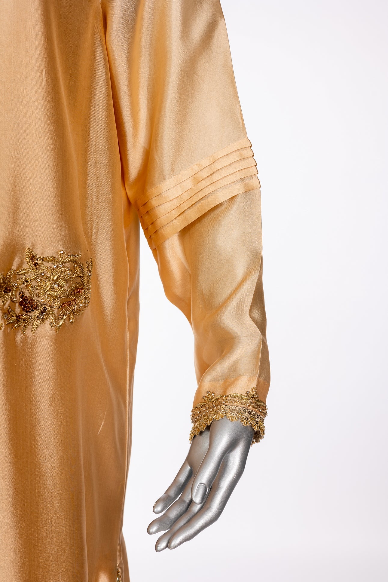 Haniya – Peach Gold Sheesha Silk suit with hand embroidery & silk dupatta by MariamRaj. Luxury festive & wedding wear at Pakistanimoda.