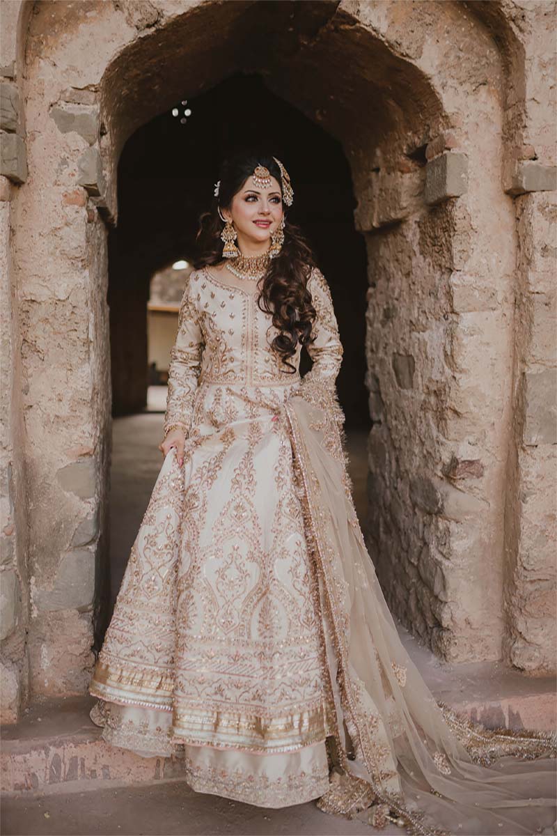 Heritage Charm - Traditional Pishwas Bridal Ensemble