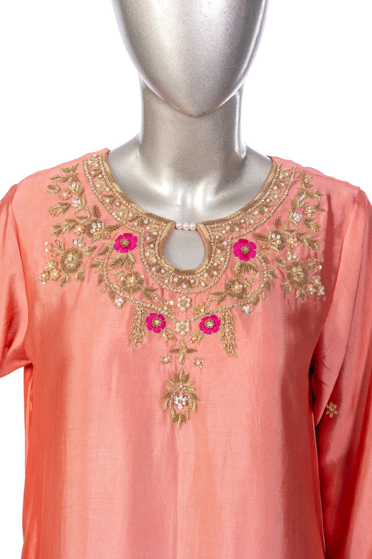 Hiba Peach Sheesha Silk Suit with resham & gota work, organza dupatta and silk border. Shop MariamRaj designer outfits at Pakistanimoda.
