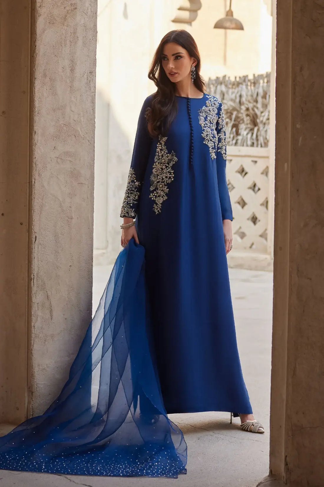 Huda by Kanwal Malik Ghina luxury pret navy blue raw silk evening wear with Ada handwork and organza dupatta Pakistanimoda.