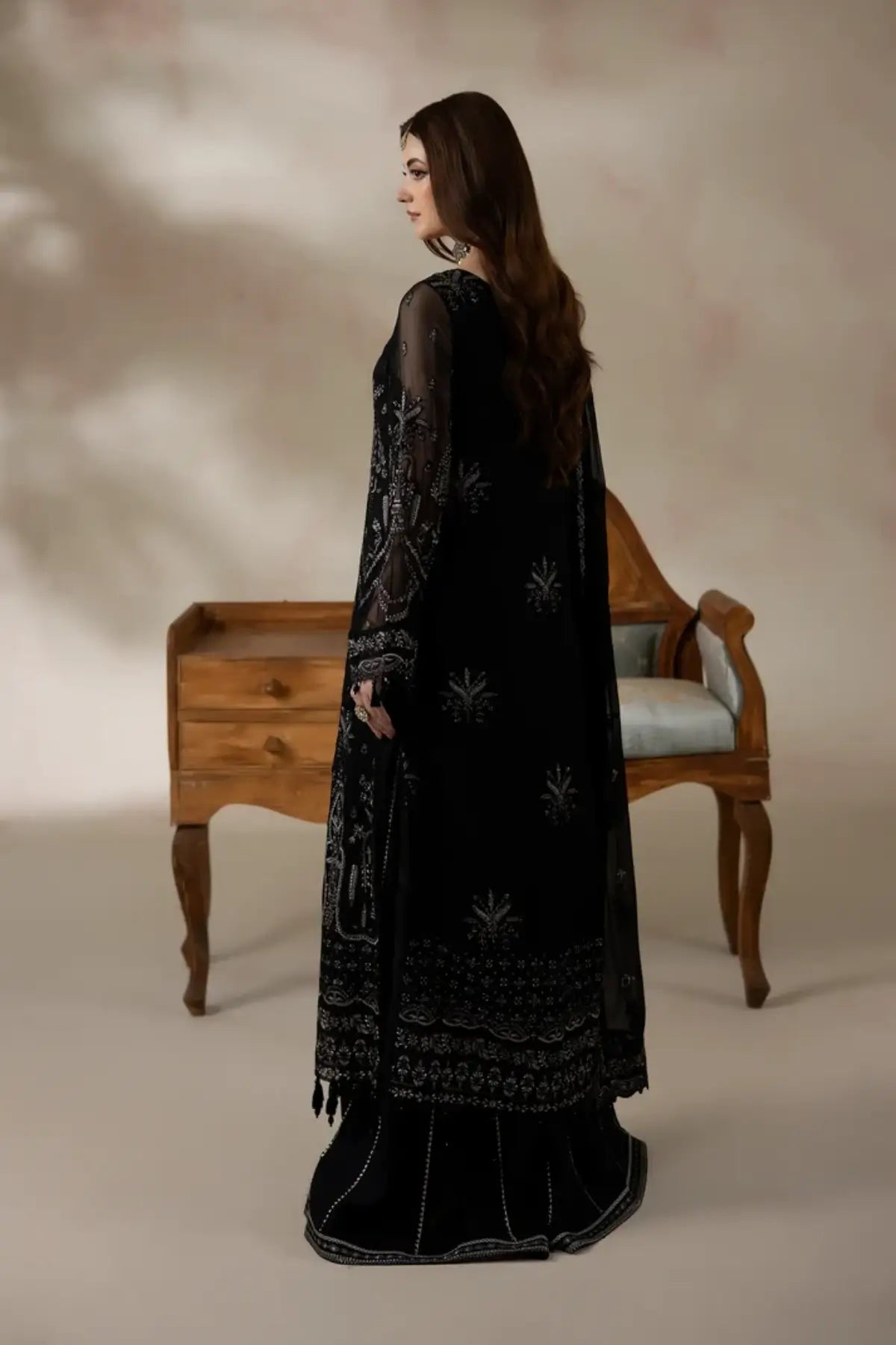 I-276 Ébène by Imrozia, black embellished chiffon Pakistani formal suit with raw silk trouser and embroidered dupatta.