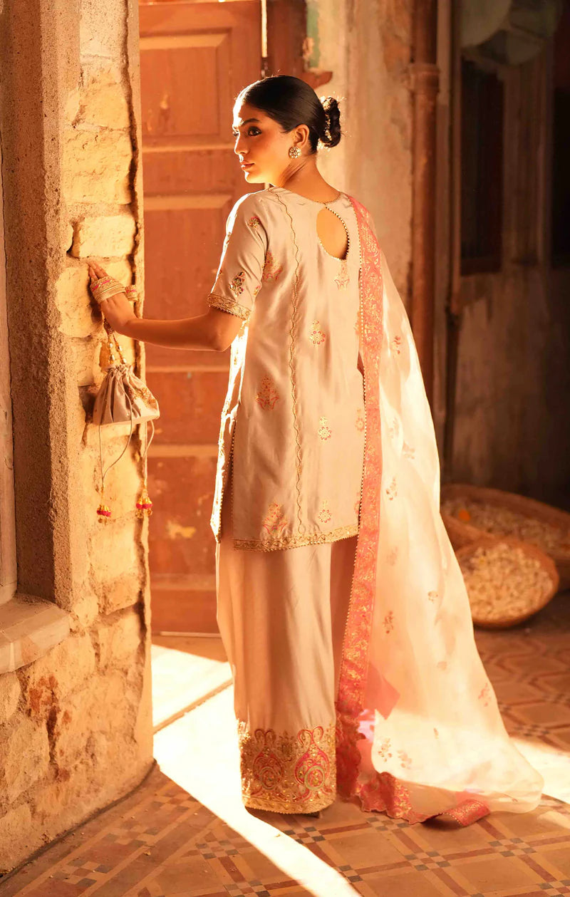 IDALIA soybean gold silk shalwar kameez with hand-embellished shirt, farshi pants, and organza dupatta – formal Pakistani outfit by Pakistanimoda.com