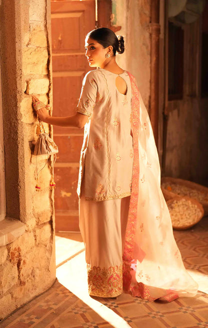 IDALIA soybean gold silk shalwar kameez with hand-embellished shirt, farshi pants, and organza dupatta – formal Pakistani outfit by Pakistanimoda.com