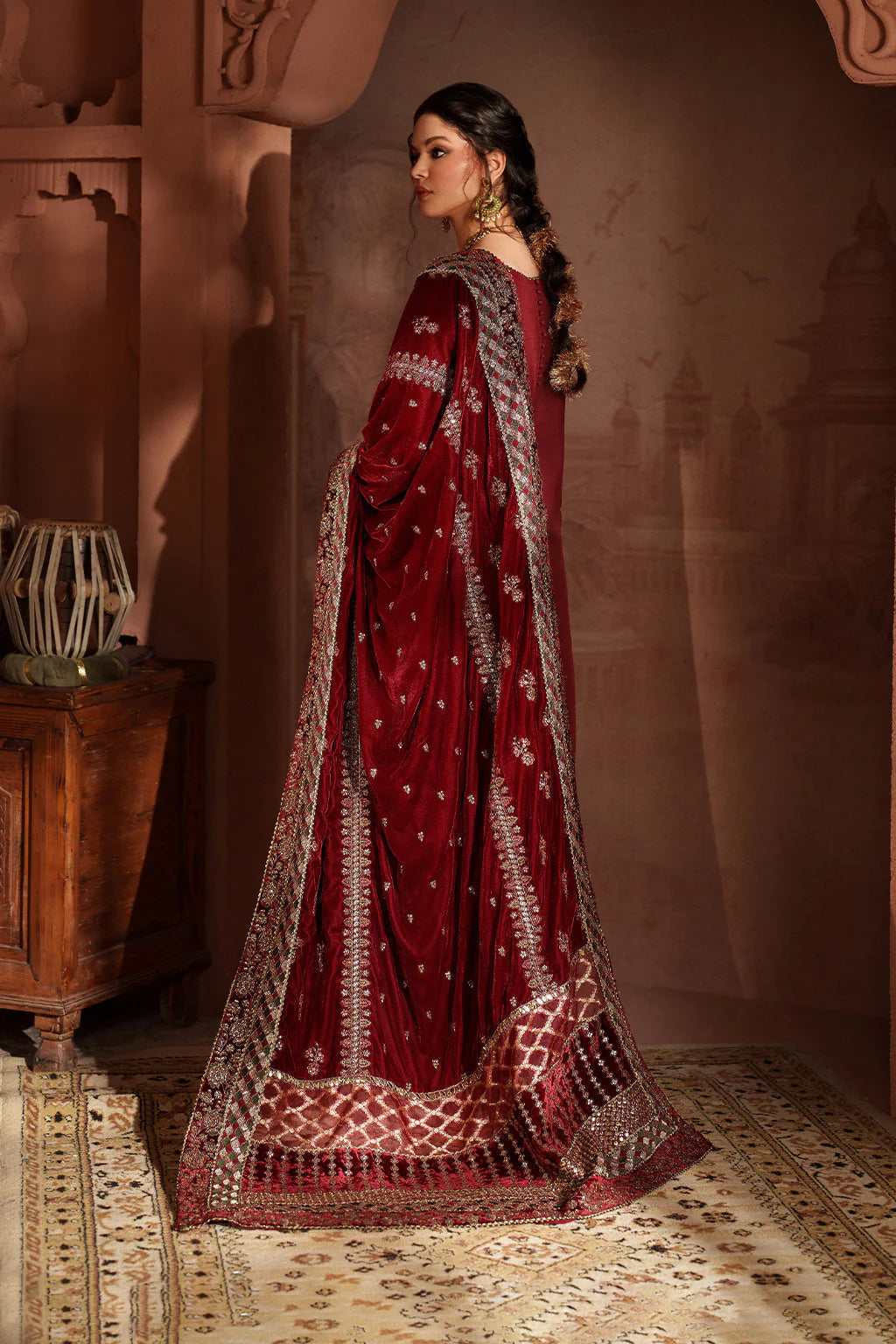 Iznik IV-56 Maroon Velvet Embroidered Suit with Shawl – Winter Bridal & Festive Wear Online at Pakistanimoda.com