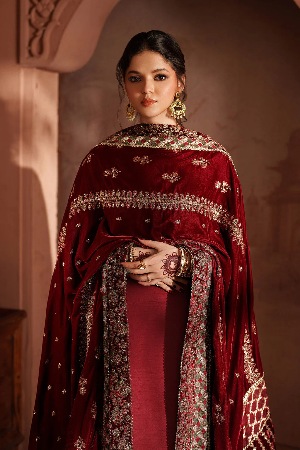 Iznik IV-56 Maroon Velvet Embroidered Suit with Shawl – Winter Bridal & Festive Wear Online at Pakistanimoda.com