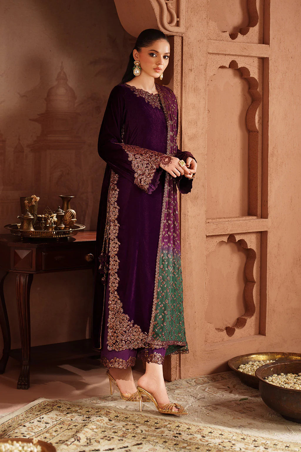 Iznik IV-57 Raagni Plum Velvet Embroidered Shalwar Kameez – Winter Festive & Bridal Wear Online at Pakistanimoda.com