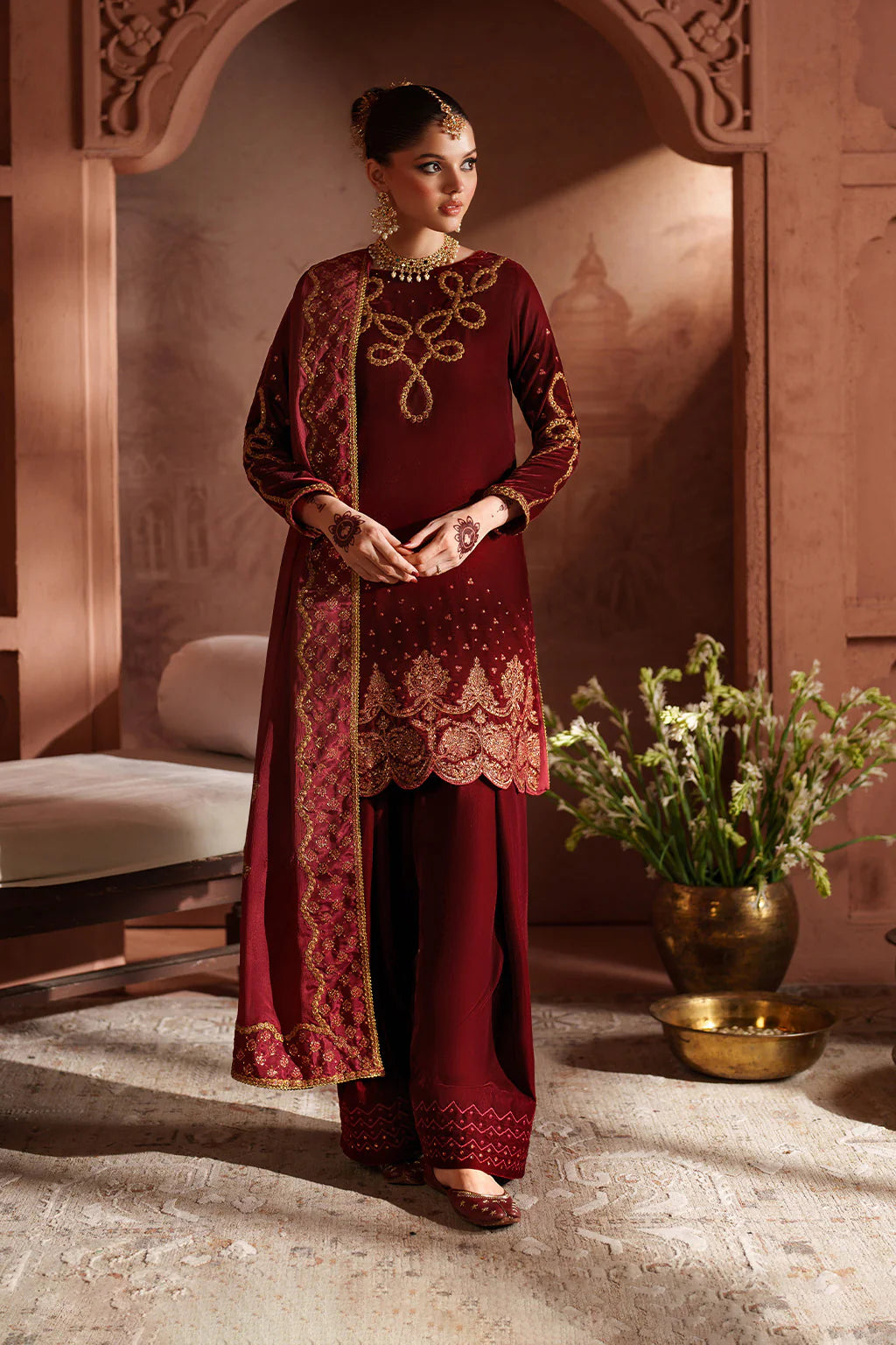 Iznik IV-58 Raagni Red Velvet Embroidered Shalwar Kameez – Winter Bridal & Festive Wear Online at Pakistanimoda.com