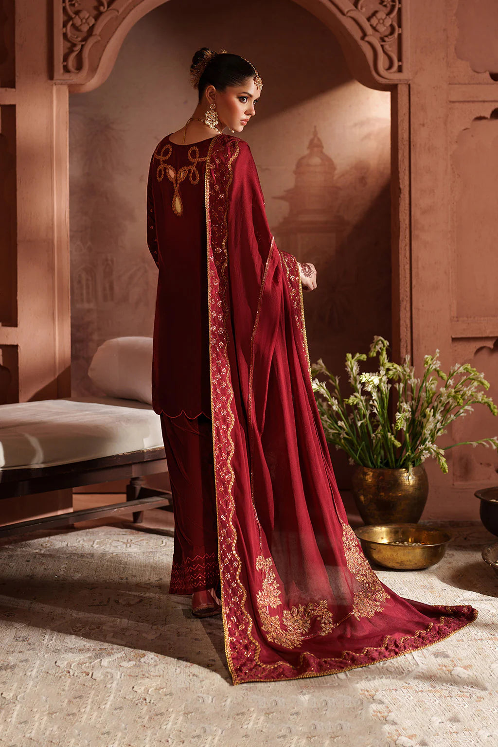 Iznik IV-58 Raagni Red Velvet Embroidered Shalwar Kameez – Winter Bridal & Festive Wear Online at Pakistanimoda.com