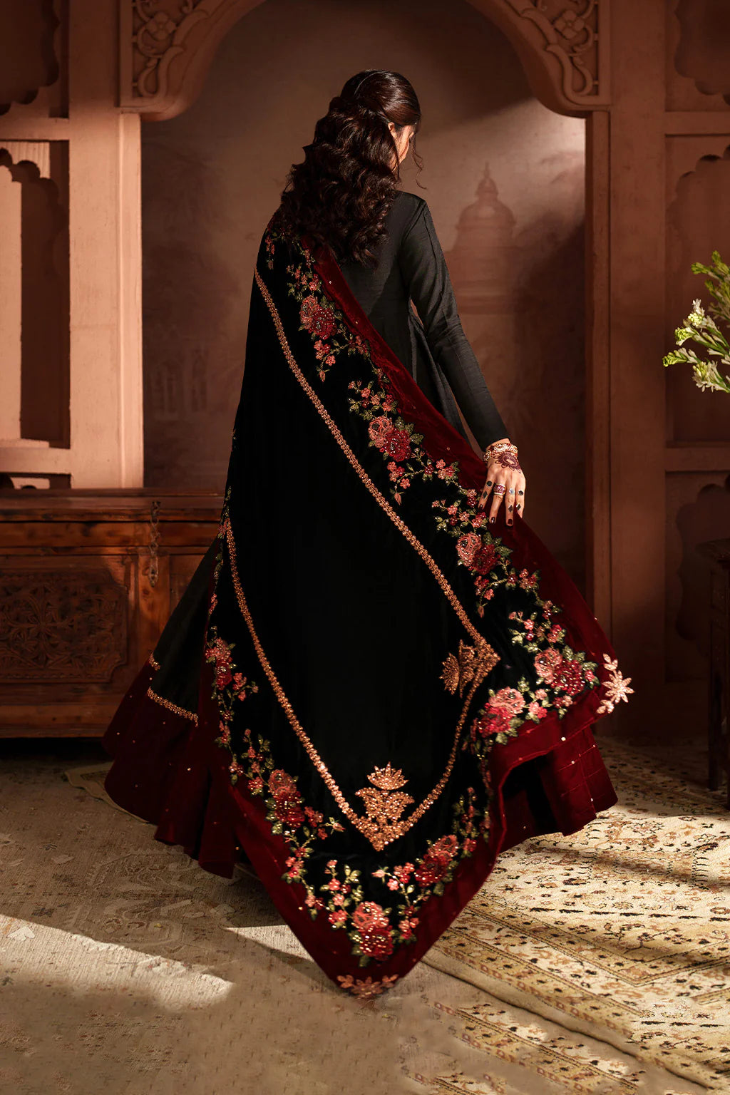 Iznik IV-59 Raagni Black Velvet Embroidered Frock with Shawl – Winter Bridal & Festive Party Wear Online at Pakistanimoda.com