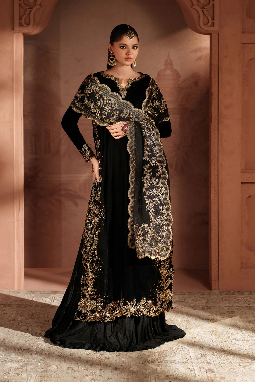 Iznik IV-62 Raagni Black Velvet Stitched 3-Piece Embroidered Suit – Shop Festive & Wedding Wear Online at Pakistanimoda.com