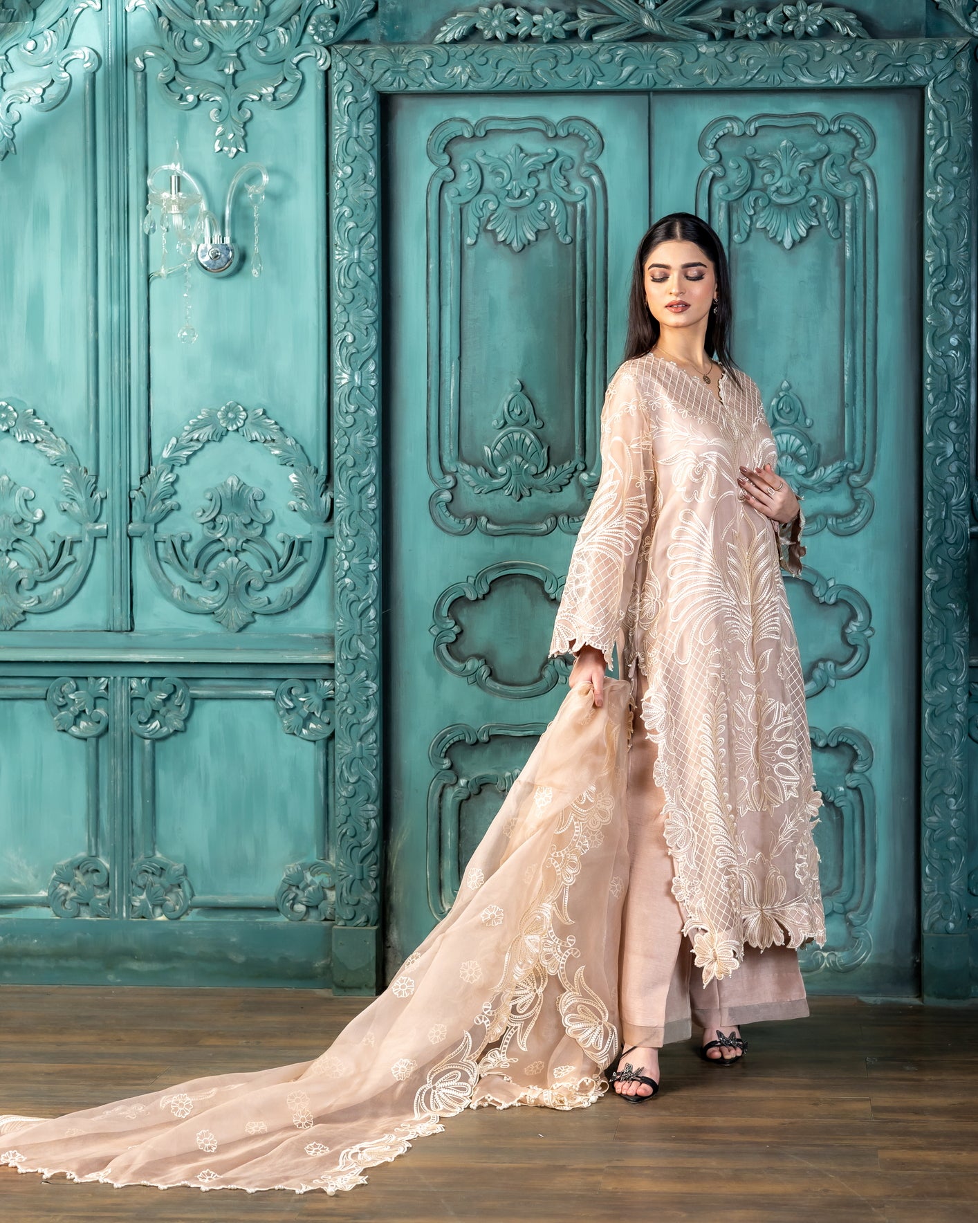 Ifrah peach organza Pakistani suit by MariamRaj exclusively at Pakistanimoda