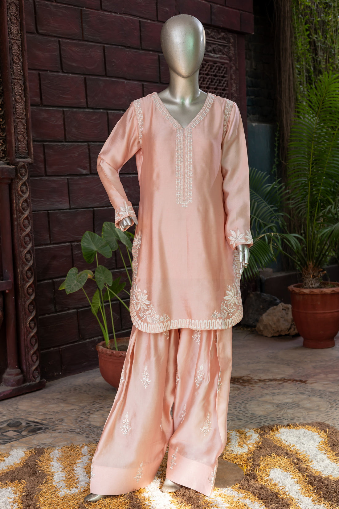 MariamRaj soft rose pink sheesha silk short shirt with hand embroidery, paired with embroidered farshi shalwar and organza dupatta for Pakistani women in USA and Canada.