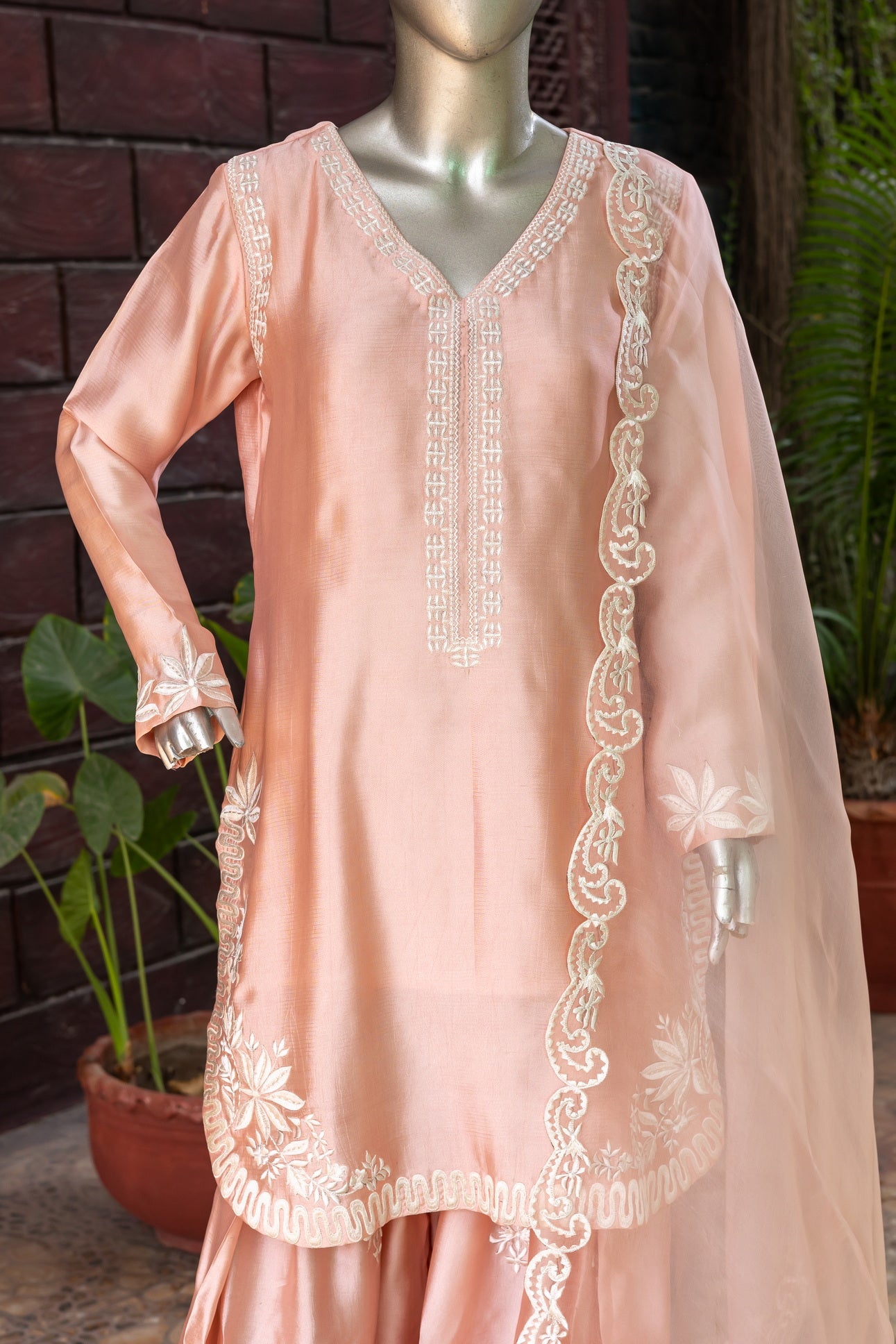 MariamRaj soft rose pink sheesha silk short shirt with hand embroidery, paired with embroidered farshi shalwar and organza dupatta for Pakistani women in USA and Canada.