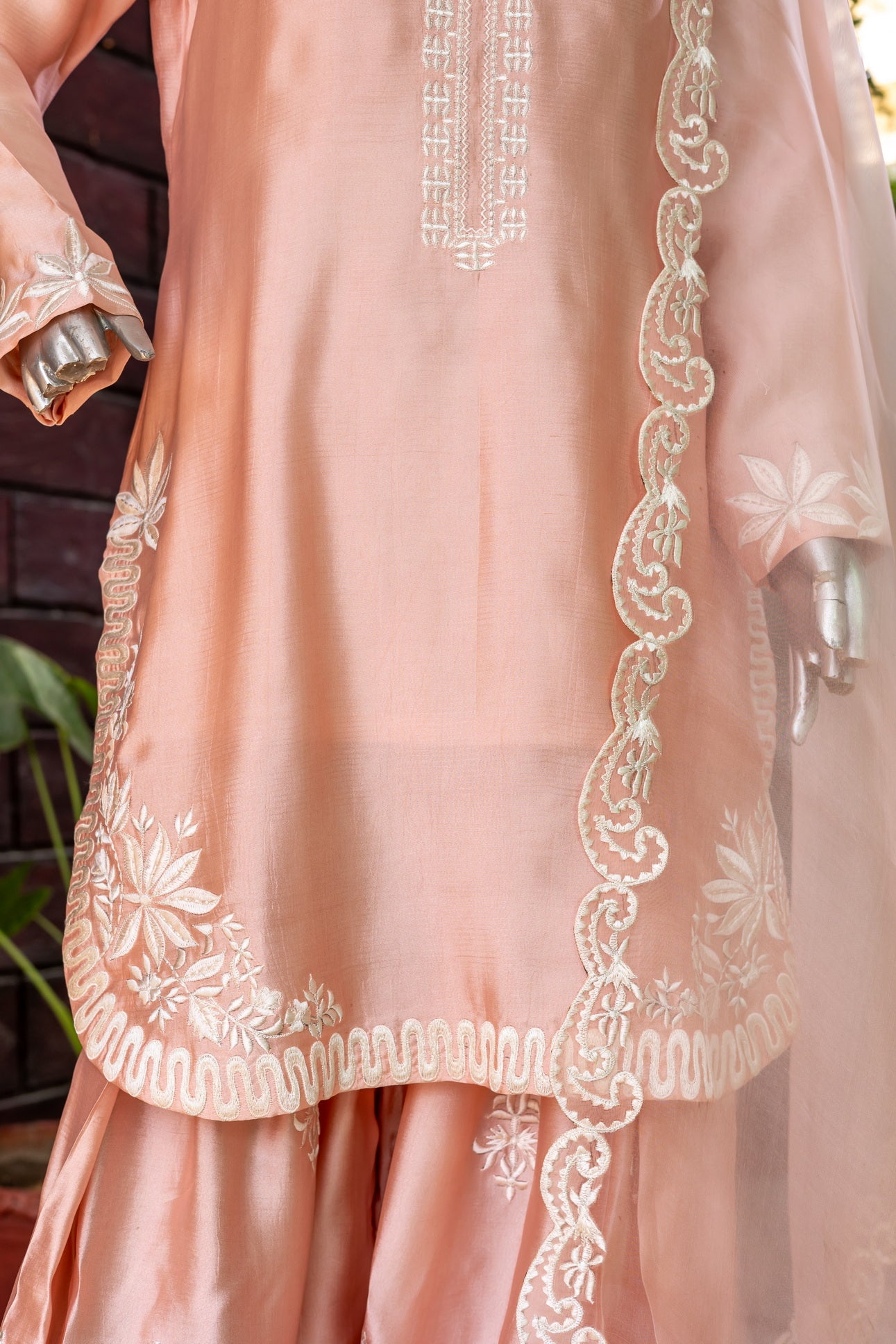 MariamRaj soft rose pink sheesha silk short shirt with hand embroidery, paired with embroidered farshi shalwar and organza dupatta for Pakistani women in USA and Canada.