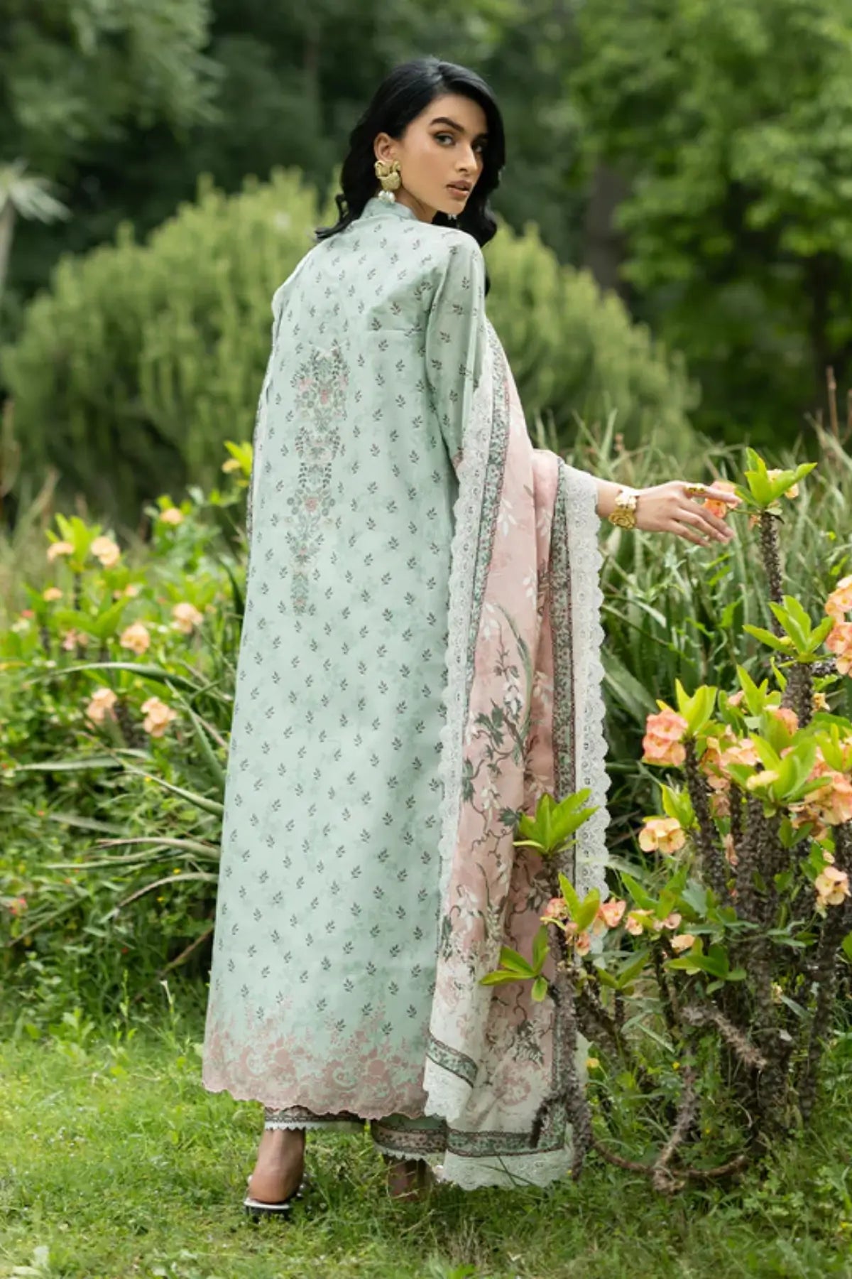 Ivie 13 mint stitched lawn 3PC suit with silk dupatta by Zainab Chottani Pakistanimoda