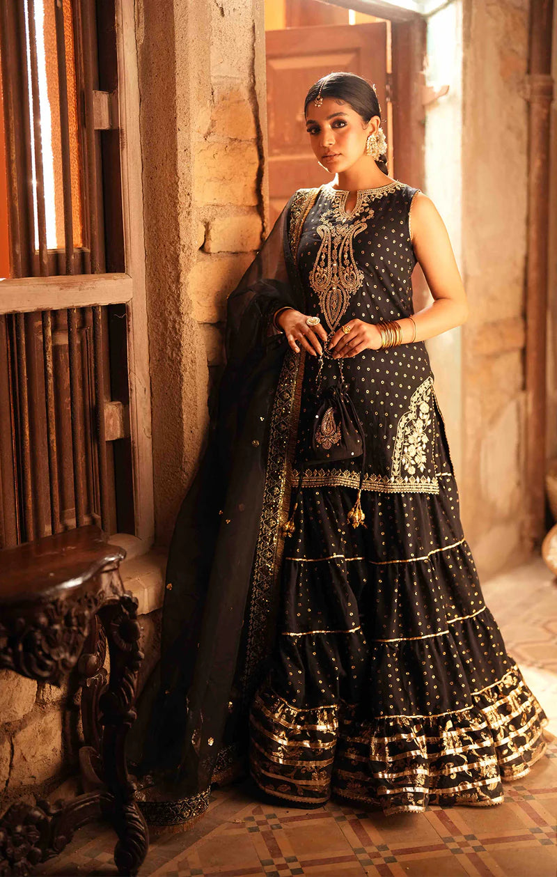 KAMILA black karandi gharara outfit with tilla, mirrorwork, and organza dupatta – formal Pakistani suit by Pakistanimoda.com