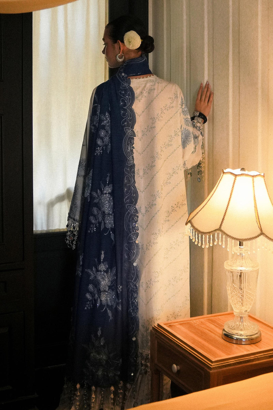 L251-002A-3DI- Off-white Luxury Lawn Outfit By- Sana Safinaz