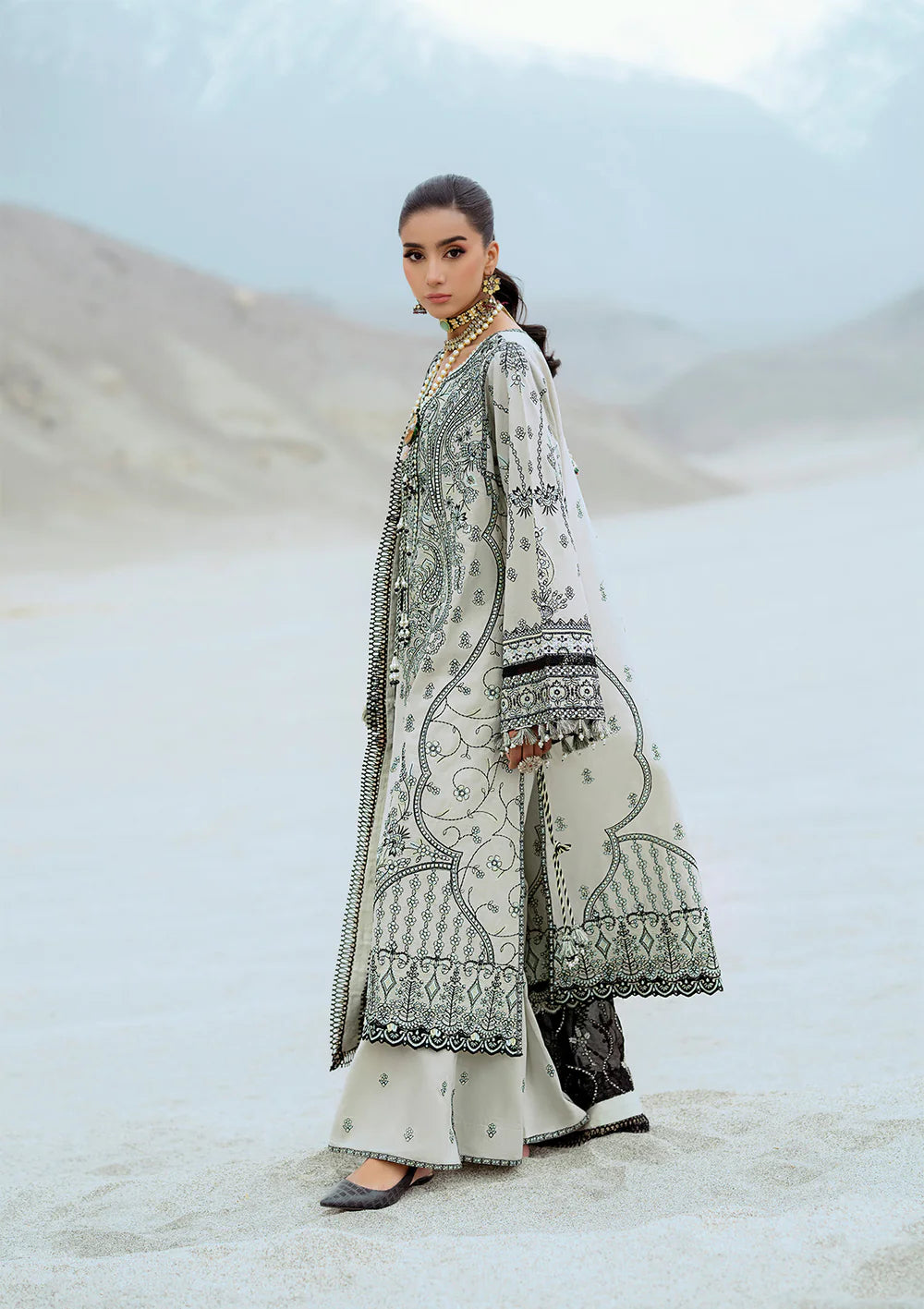 Look 08- White and Black Lawn Ensemble '25 Vol.1 By- Aik