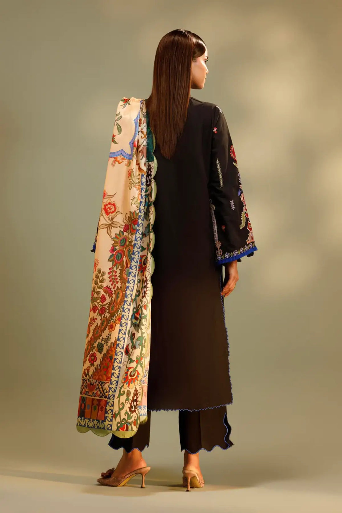 M262-015B black Muzlin stitched suit with printed silk dupatta