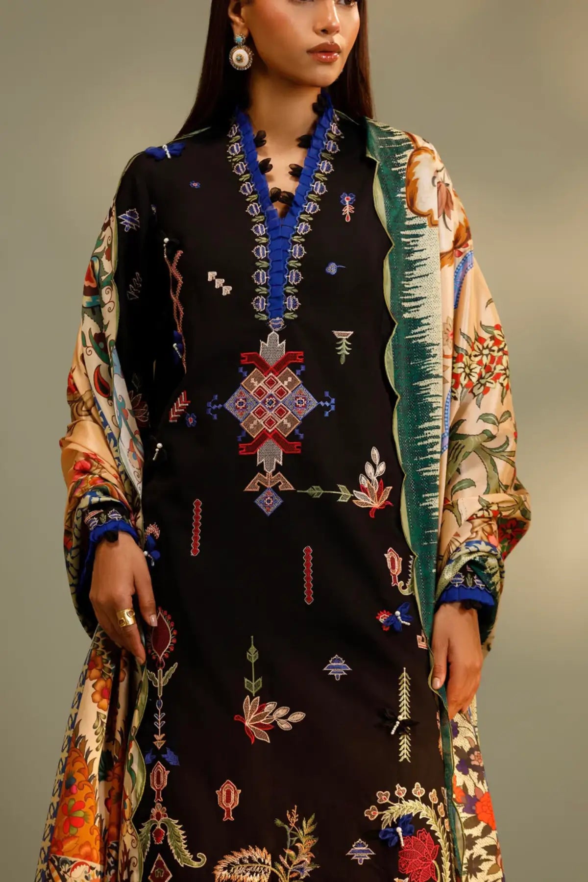 M262-015B black Muzlin stitched suit with printed silk dupatta