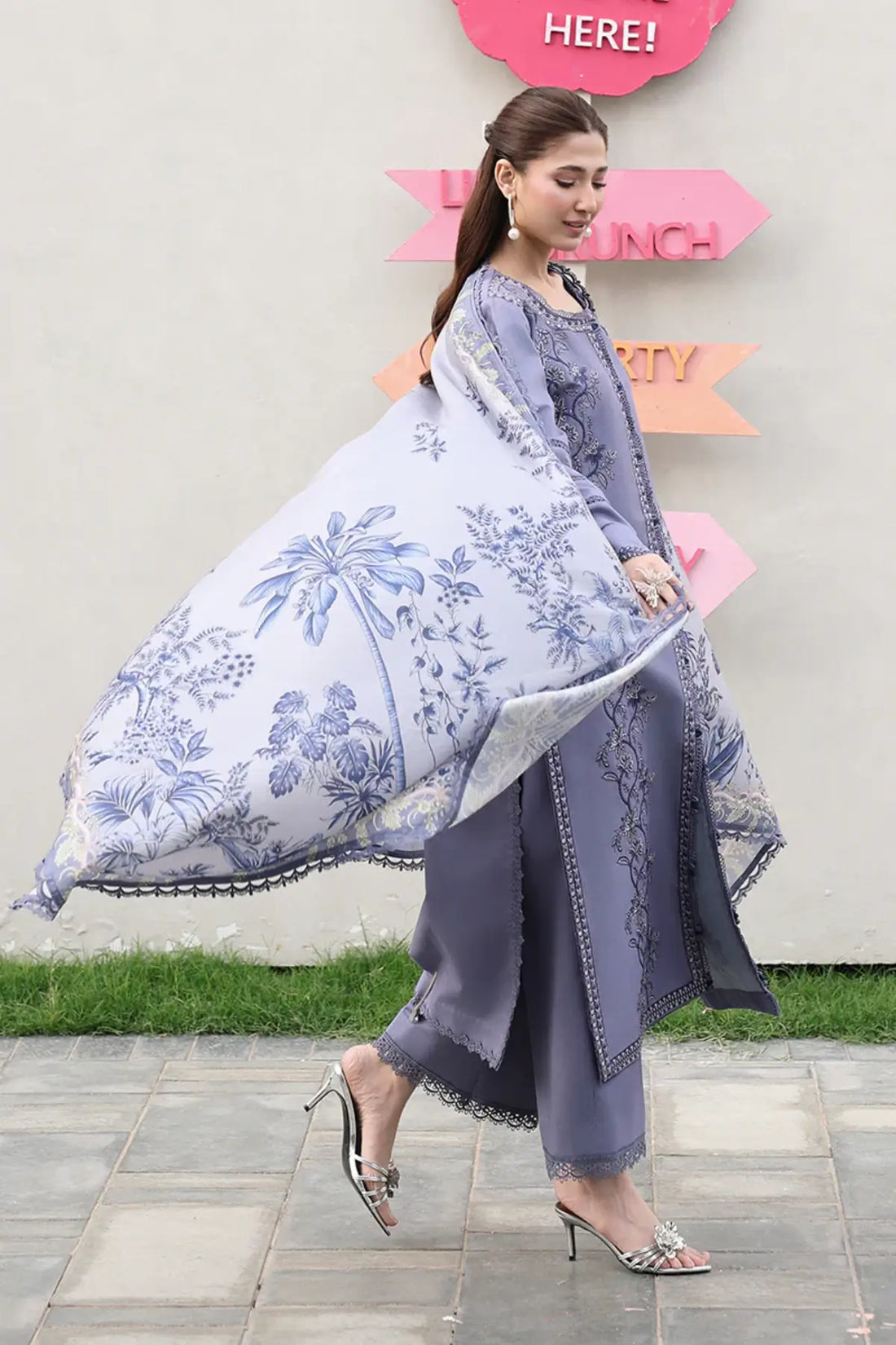 Mahnaz by Rang Rasiya Lilac Embroidered Lawn Stitched 3PC Suit with Printed Tasser Silk Dupatta