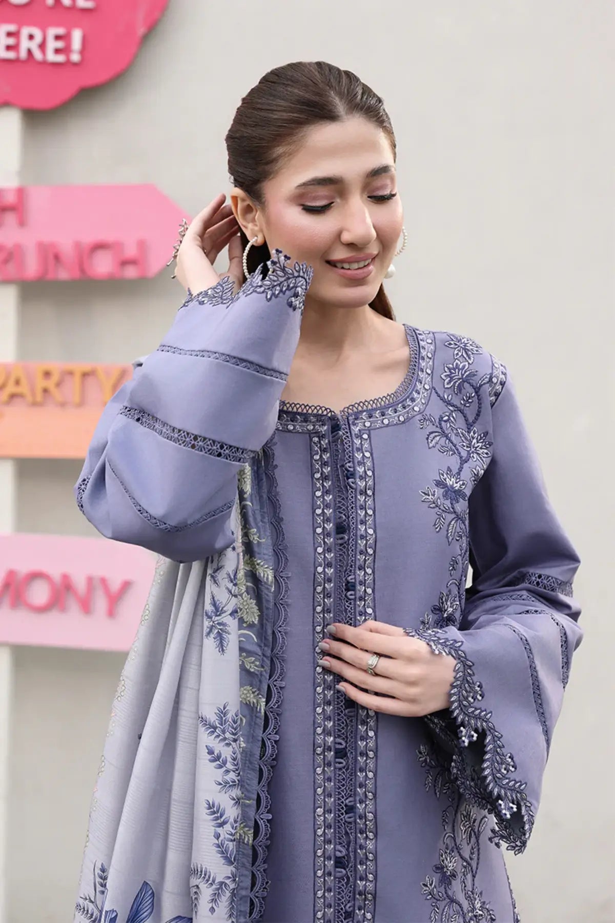 Mahnaz by Rang Rasiya Lilac Embroidered Lawn Stitched 3PC Suit with Printed Tasser Silk Dupatta