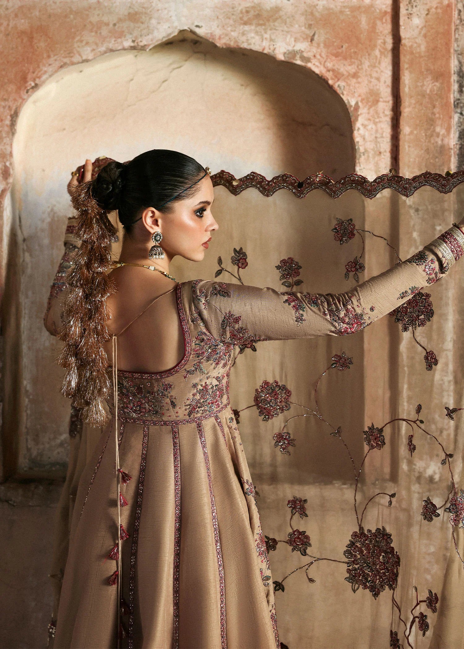 Mahvash by Hussain Rehar – Elegant beige raw silk embroidered pishwas with maroon pink churidar and chiffon dupatta, stitched festive wedding dress.