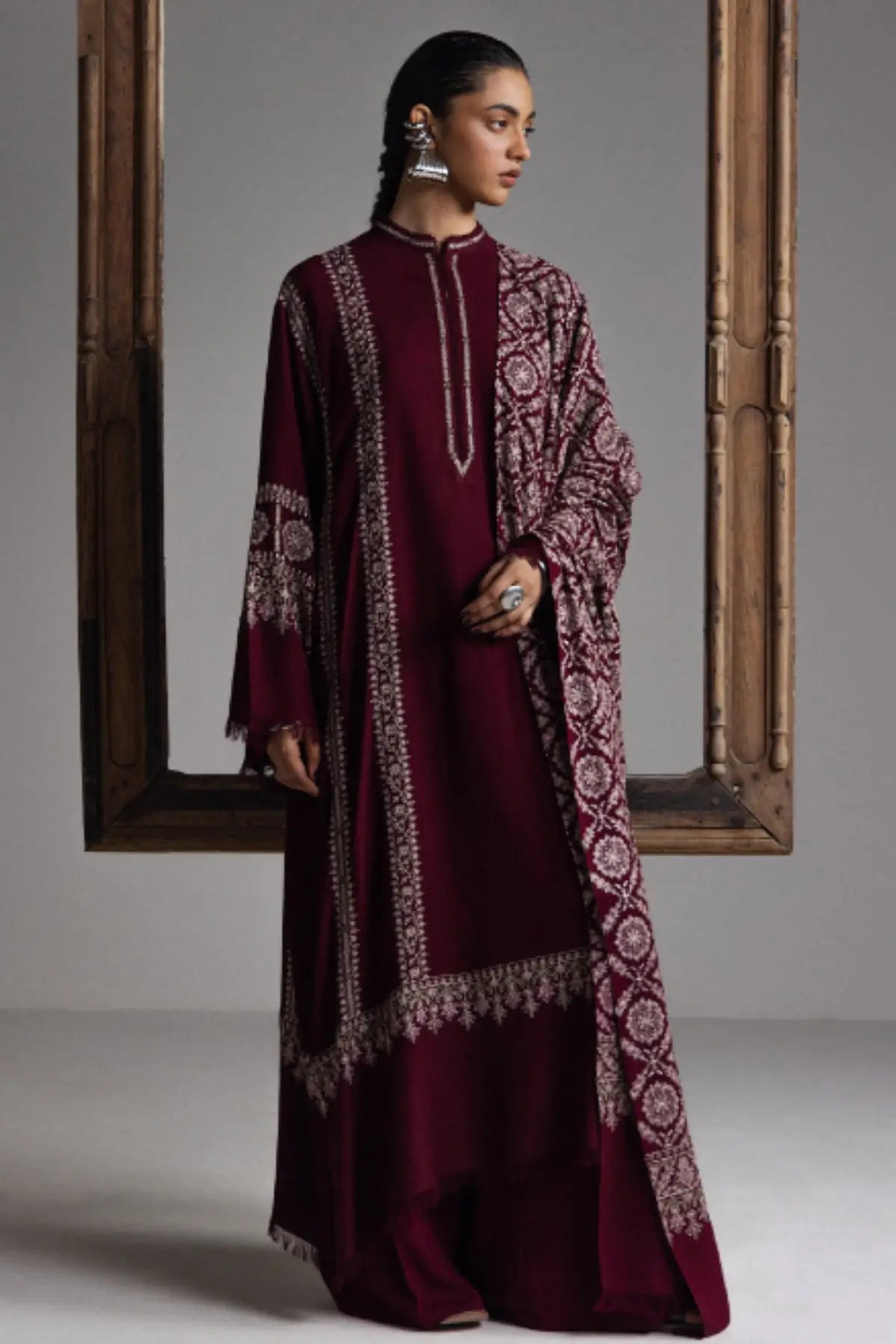 Zara Shahjahan Mehrab D3 maroon embroidered marina stitched winter 3PC suit with matching shawl from Saraab Winter 2026