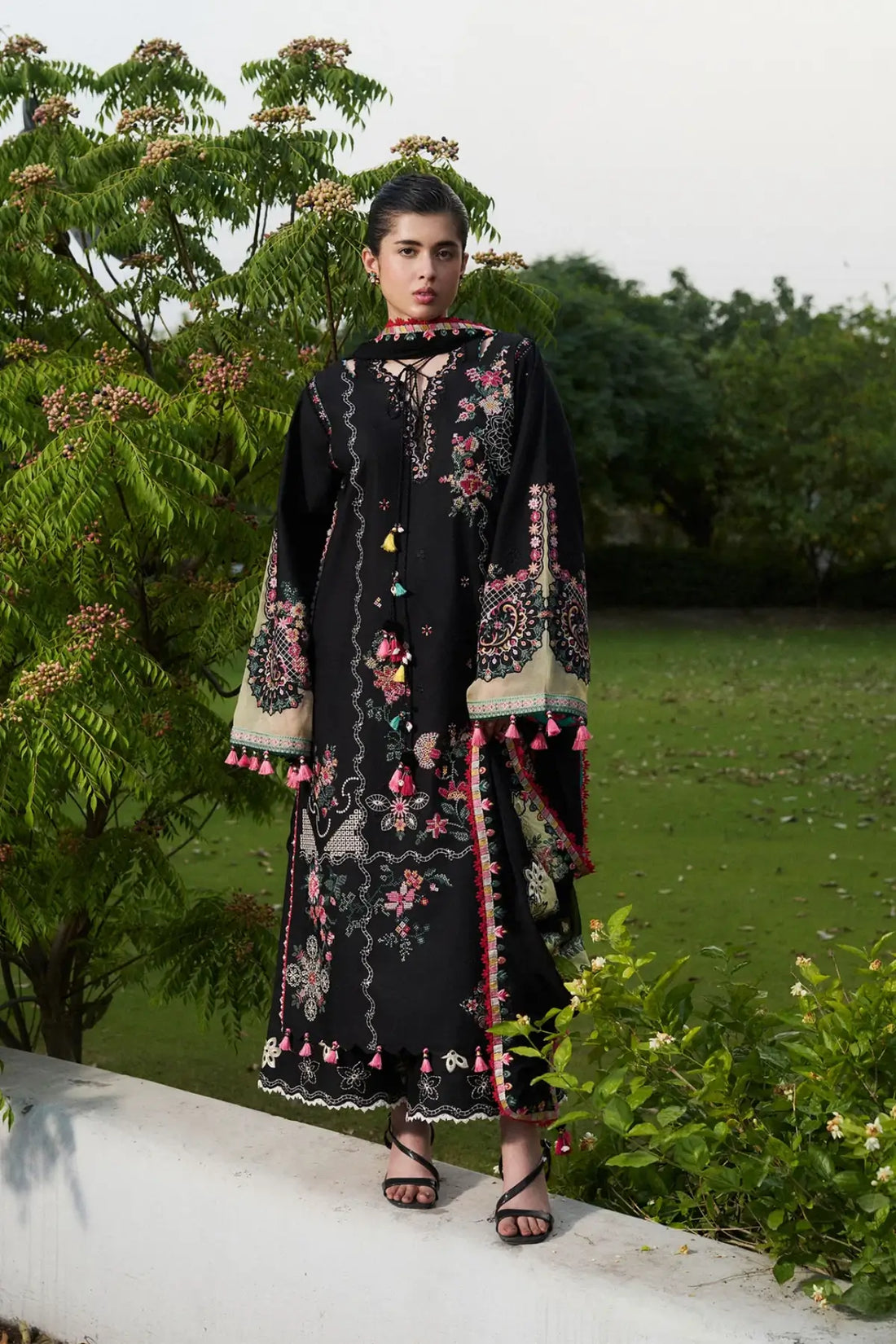 Meshki Hussain Rehar Pret SS'26 black embroidered lawn suit with chiffon dupatta at Pakistanimoda.