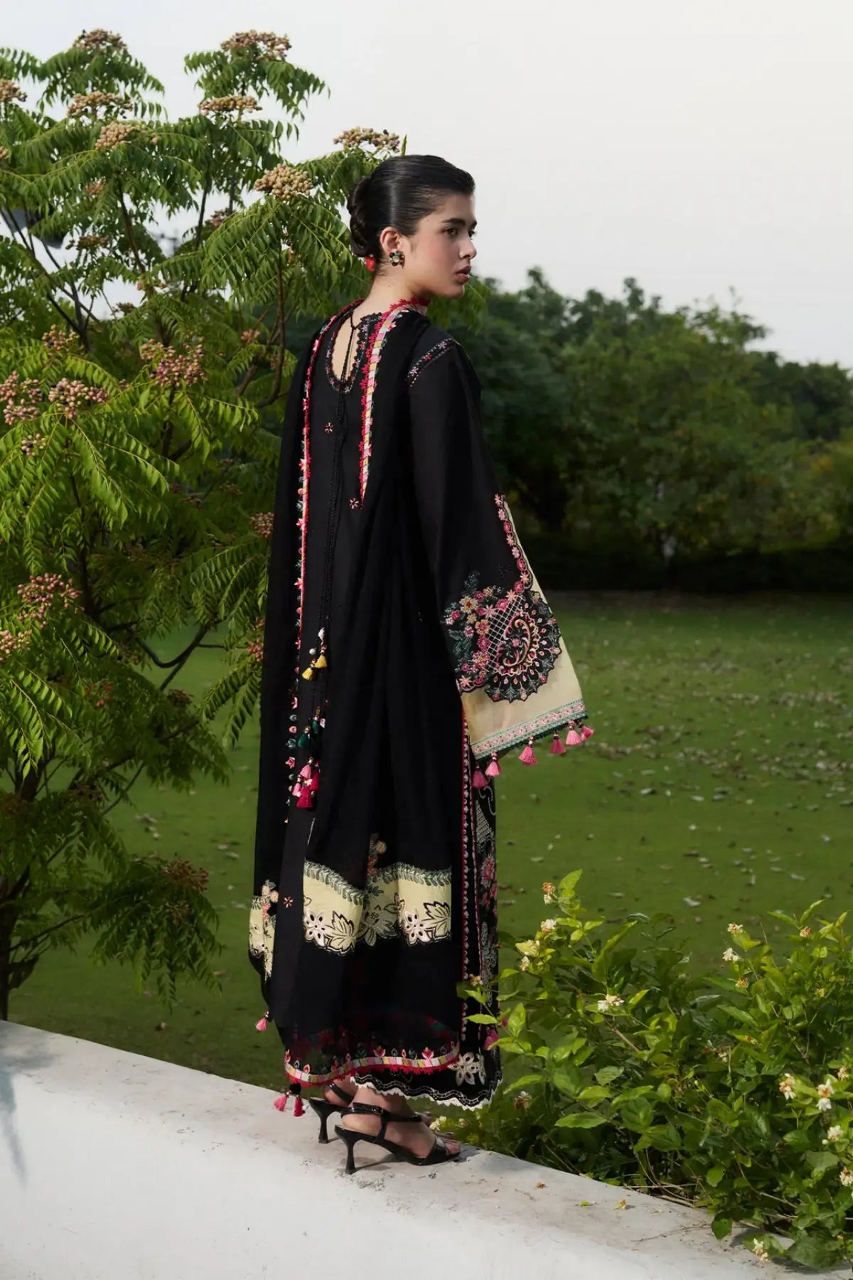 Meshki Hussain Rehar Pret SS'26 black embroidered lawn suit with chiffon dupatta at Pakistanimoda.