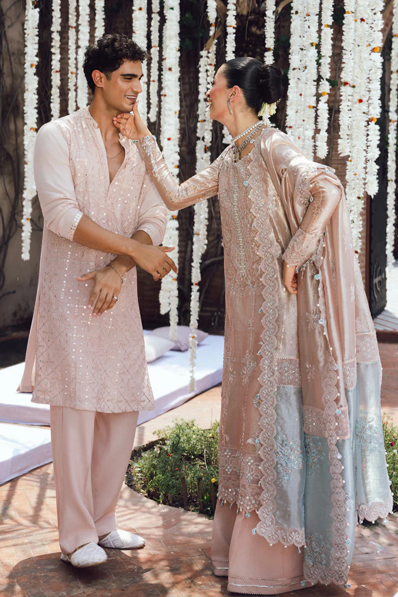 Nayab – Rang Rasiya Peach Zari Organza Handwork Formal Suit Pakistanimoda