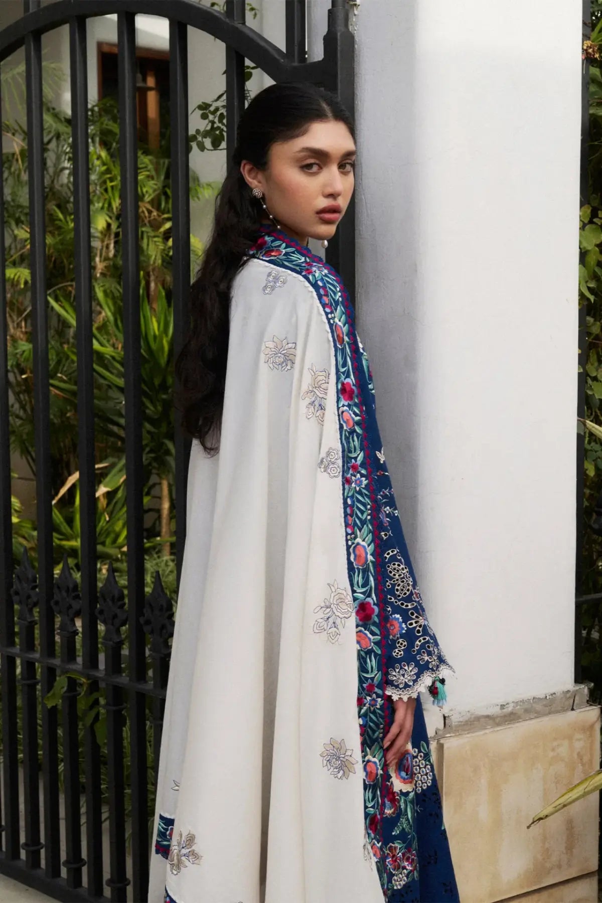 Neroli Hussain Rehar Pret SS'26 cobalt blue lawn suit with ivory lawn dupatta at Pakistanimoda.
