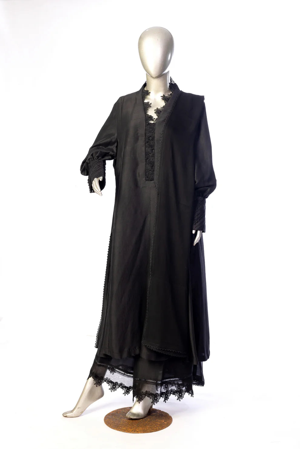 Noir-Luxury Pakistani silk suit with modern cuts