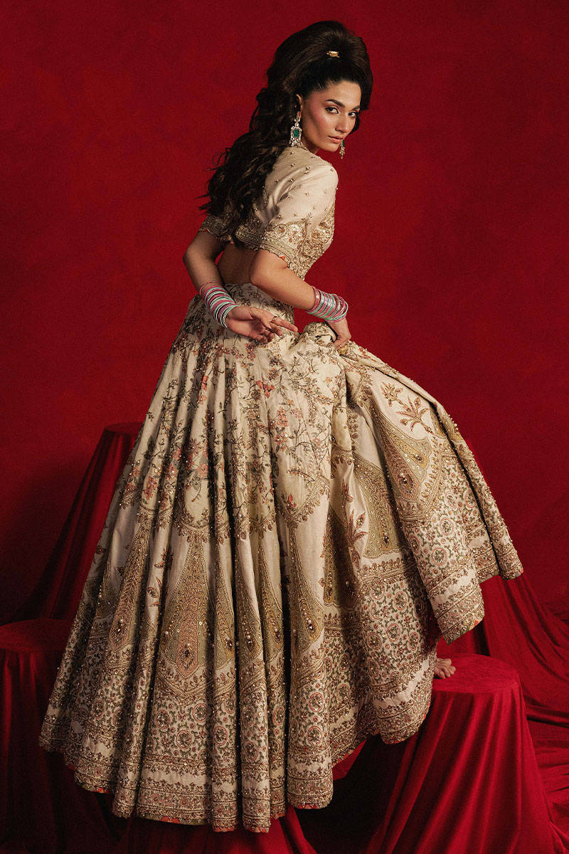 Arjumand by Mohsin Naveed Ranjha Mughal-inspired Pakistani couture bridal lehenga