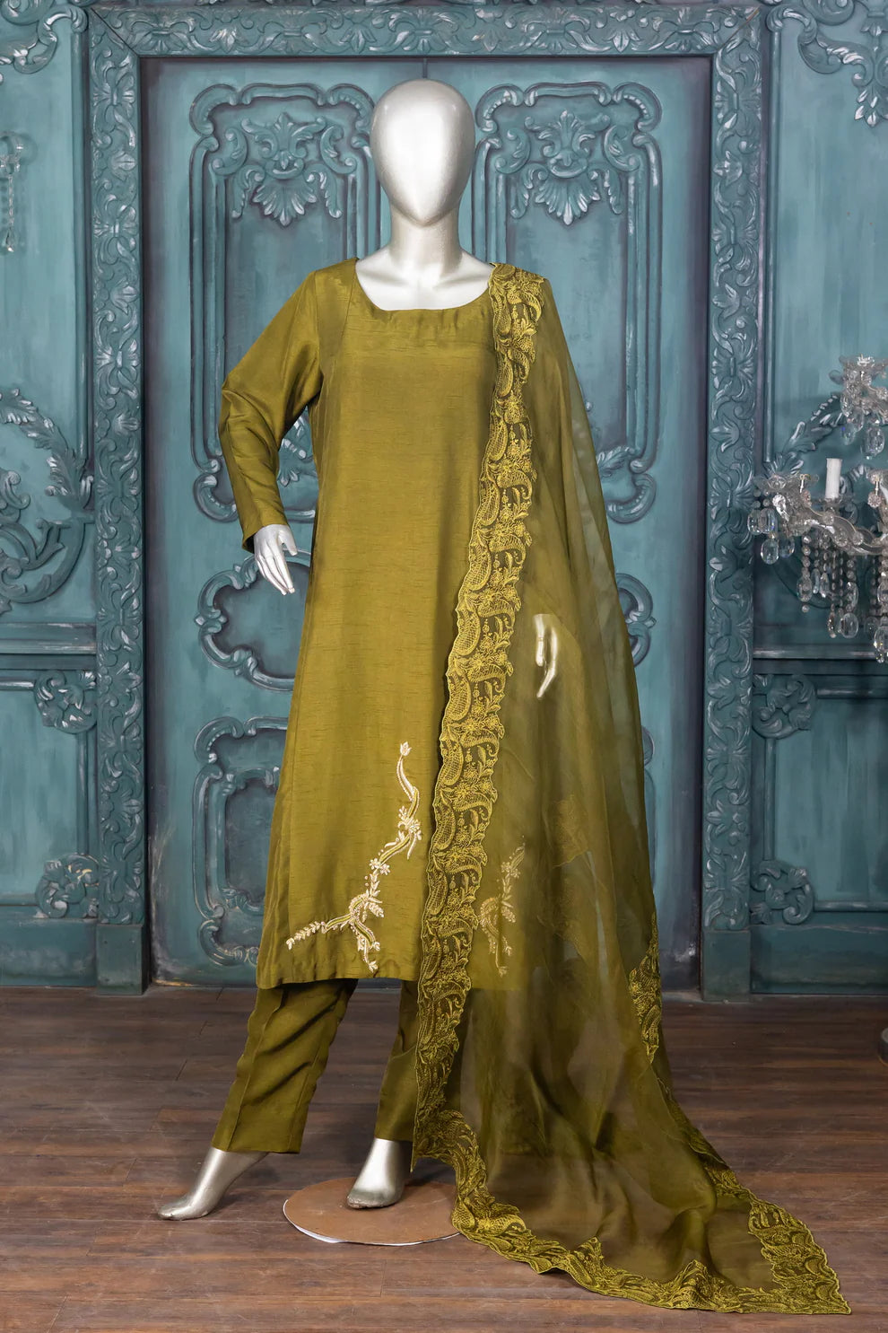 Olive Opulence- Stylish Straight Capri Pant Suit for Women