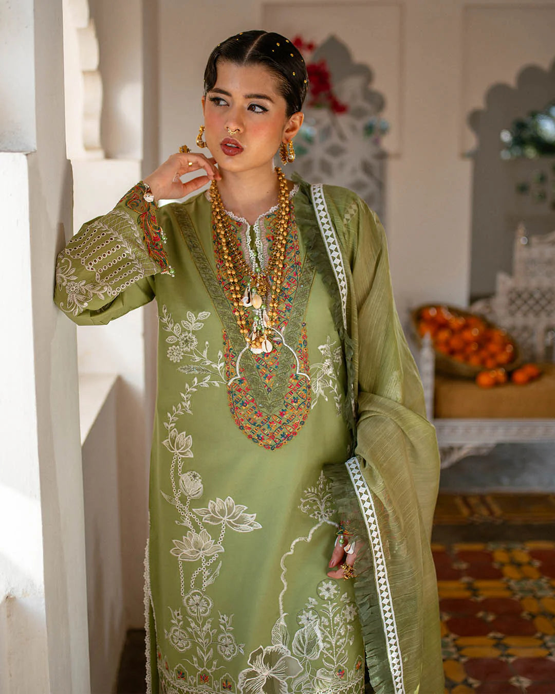Omavi- Sajna Lawn 25 Outfit By- Maya Ali