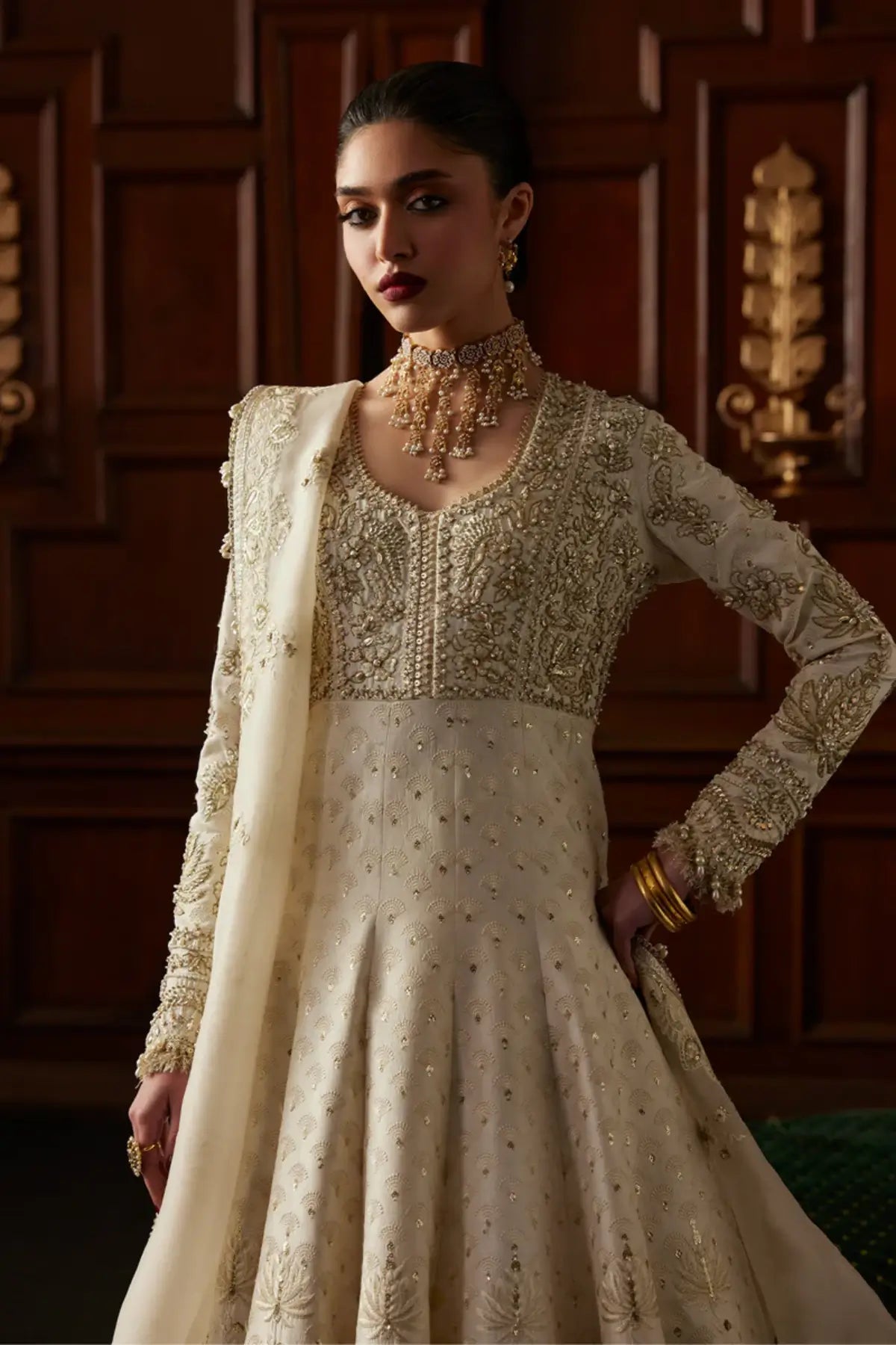 Ovia off white luxury Pishwas and lehenga set by Saad Bin Shahzad with raw silk and embroidered organza dupatta