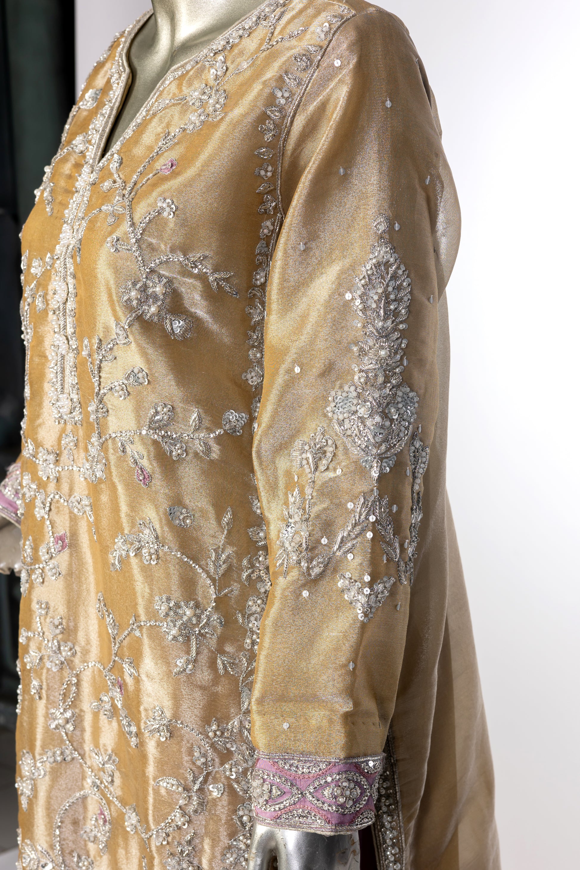 MariamRaj Gold Tissue Outfit with Net Dupatta – Pariza