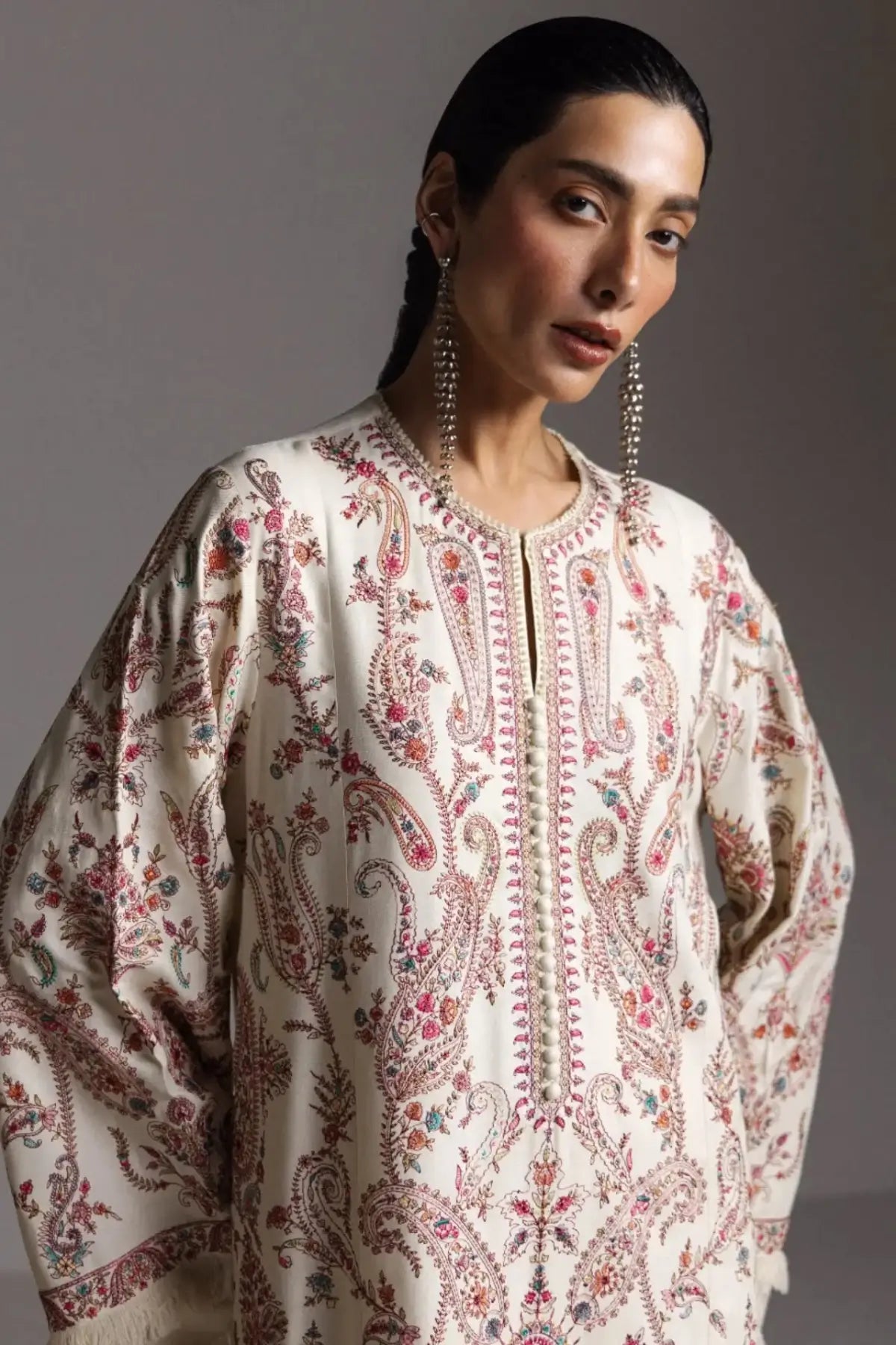 Zara Shahjahan Pashm D4 ivory embroidered marina stitched winter suit with tea pink shawl from Saraab Winter 2026