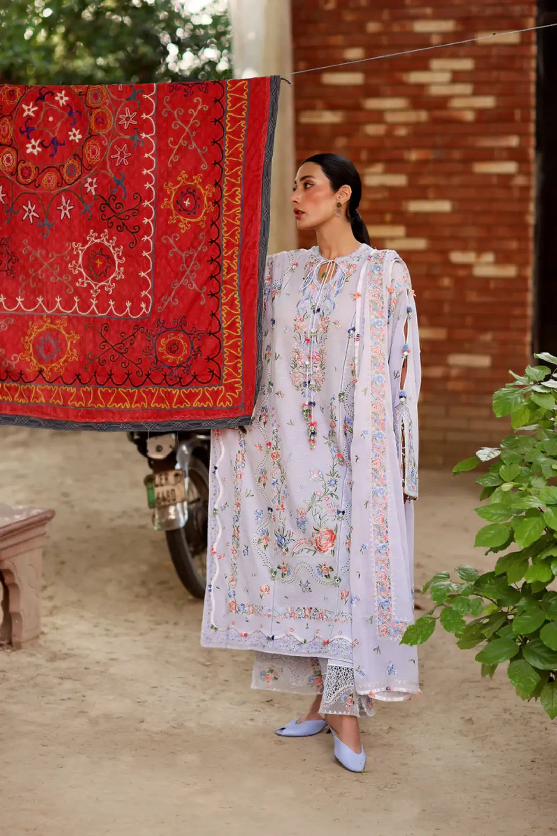 Zaha Periwinkle Muse ZF26-11 lilac stitched lawn 3PC suit with floral embroidery and voile dupatta