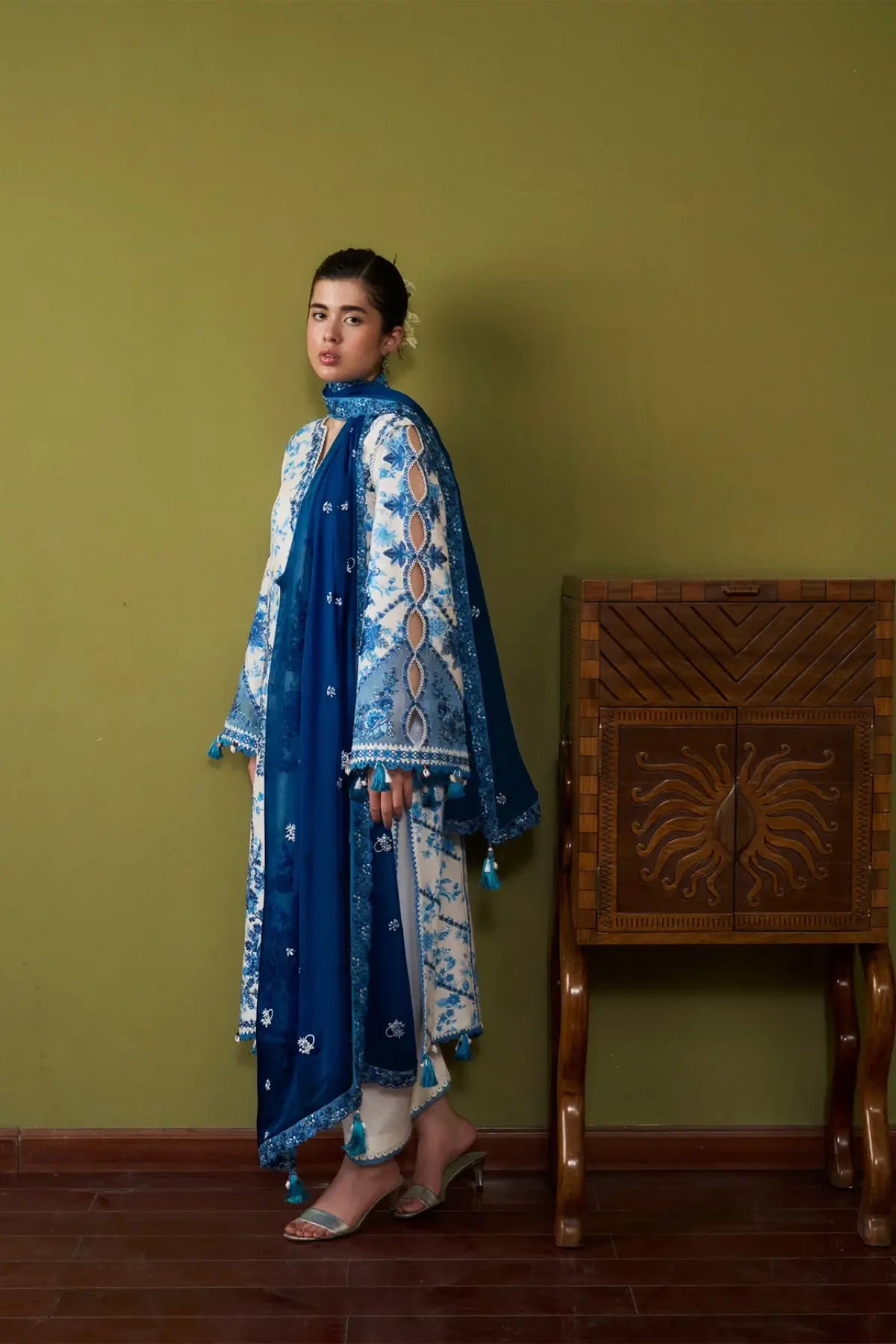 Porcelain Hussain Rehar Pret SS'26 off white lawn 3PC suit with cobalt blue embroidery and chiffon dupatta.