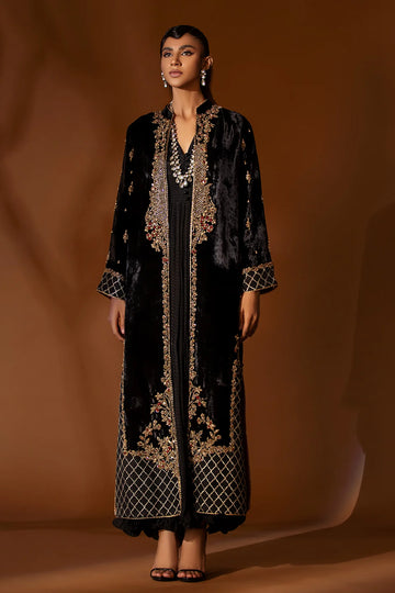 Black velvet jacket with antique gold kora, dabka & resham, paired with crushed silk inner shirt – modern Pakistani formal outfit for 2025 events.