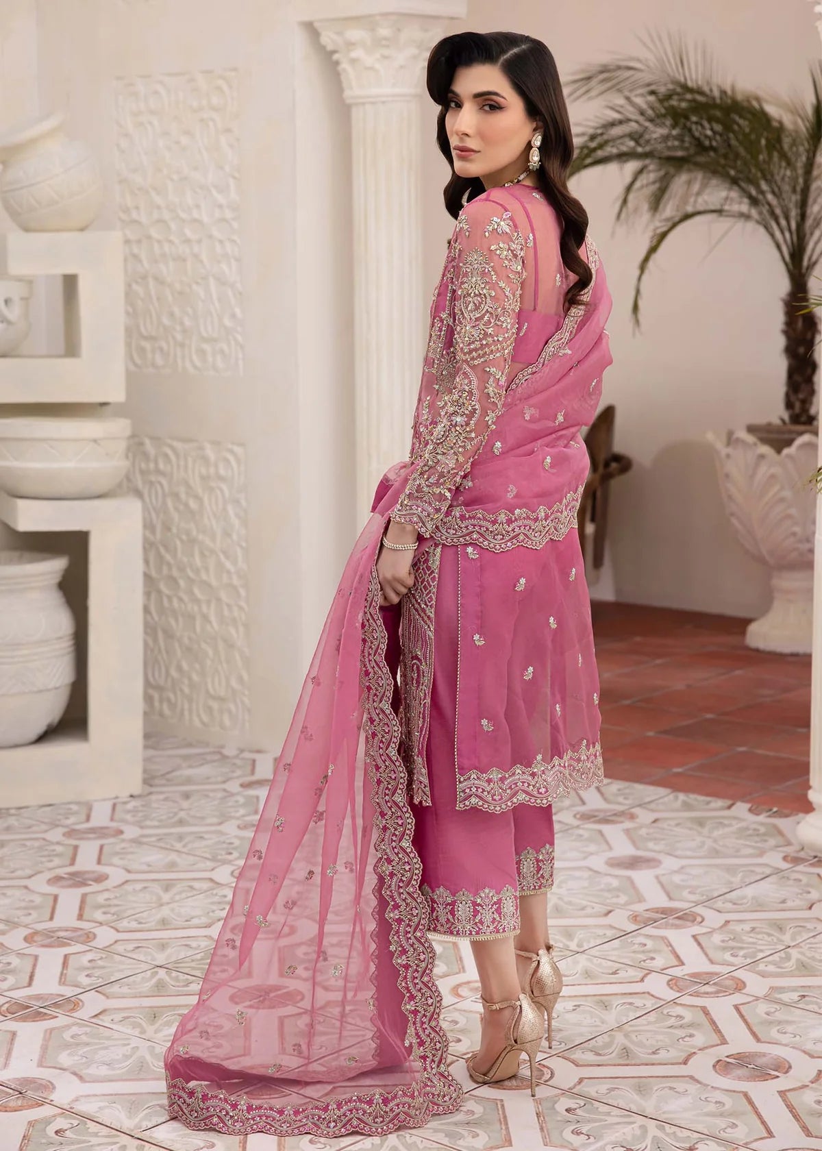 Mauve organza Pakistani dress with pearls, floral embroidery, net dupatta, and wide-leg culottes – ideal for formal events in USA, UK, and Canada.