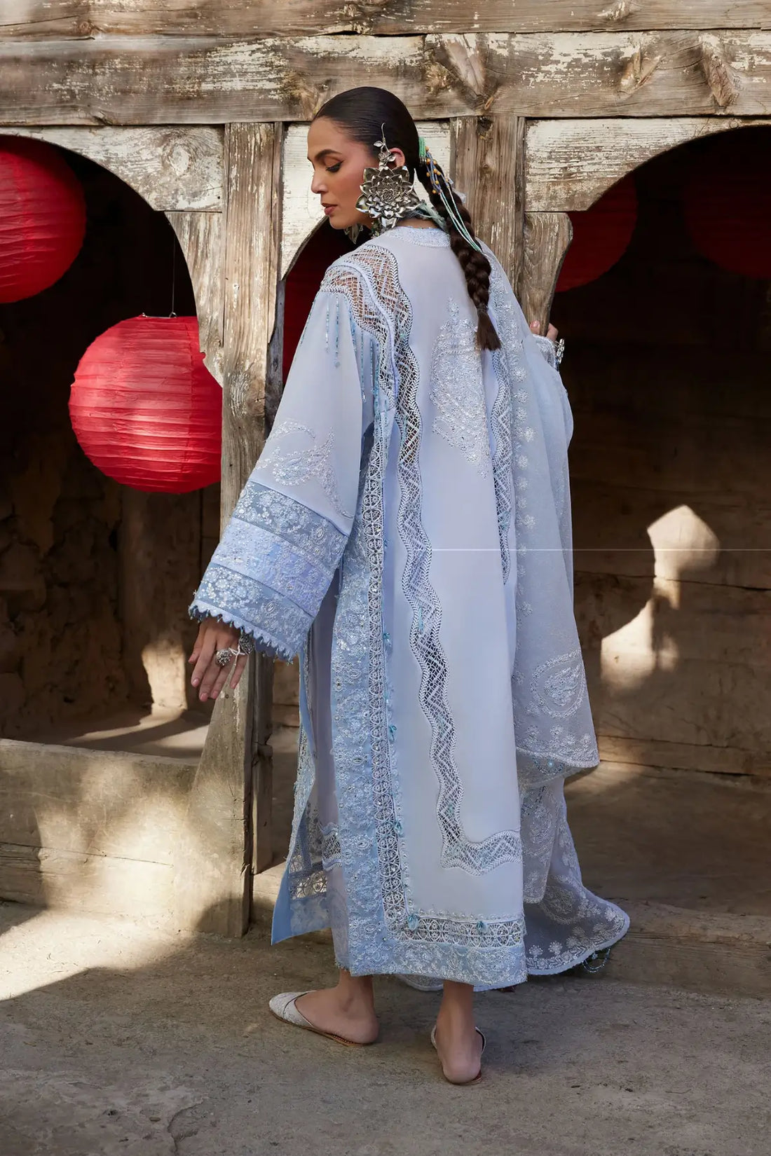 Rouhaan EL26-04 A silver blue Élan Lawn'26 stitched 3PC suit with organza dupatta