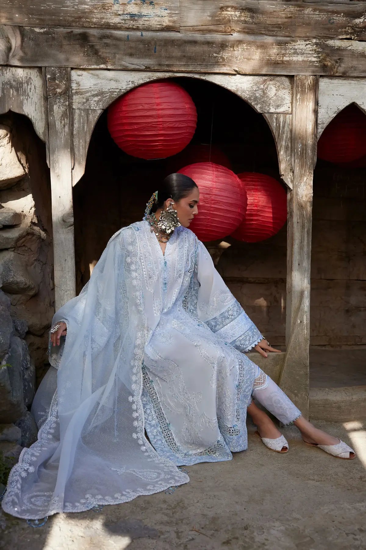 Rouhaan EL26-04 A silver blue Élan Lawn'26 stitched 3PC suit with organza dupatta