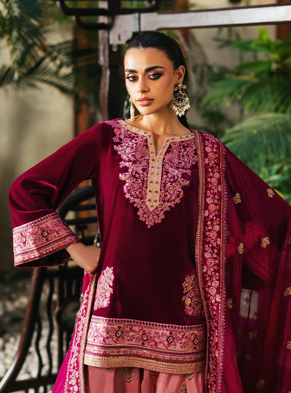 Rubi Maroon Velvet Suit with Blush Pink Silk Shalwar and Embroidered Maroon Dupatta by Zainab Chottani from Velvet Stitched ’25 Collection at Pakistanimoda.com.