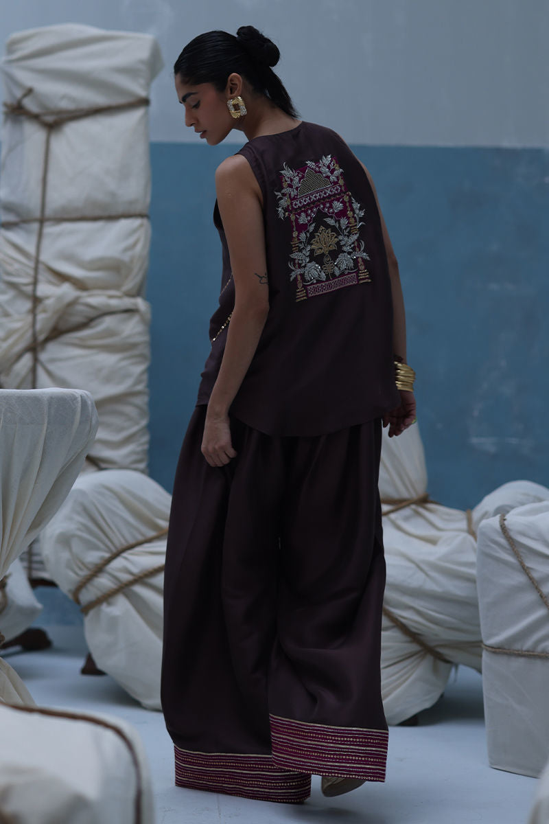 Deep taupe Pakistani raw silk kurta with farshi culottes and medium silk dupatta – formal 3-piece embroidered suit for weddings and Eid abroad.