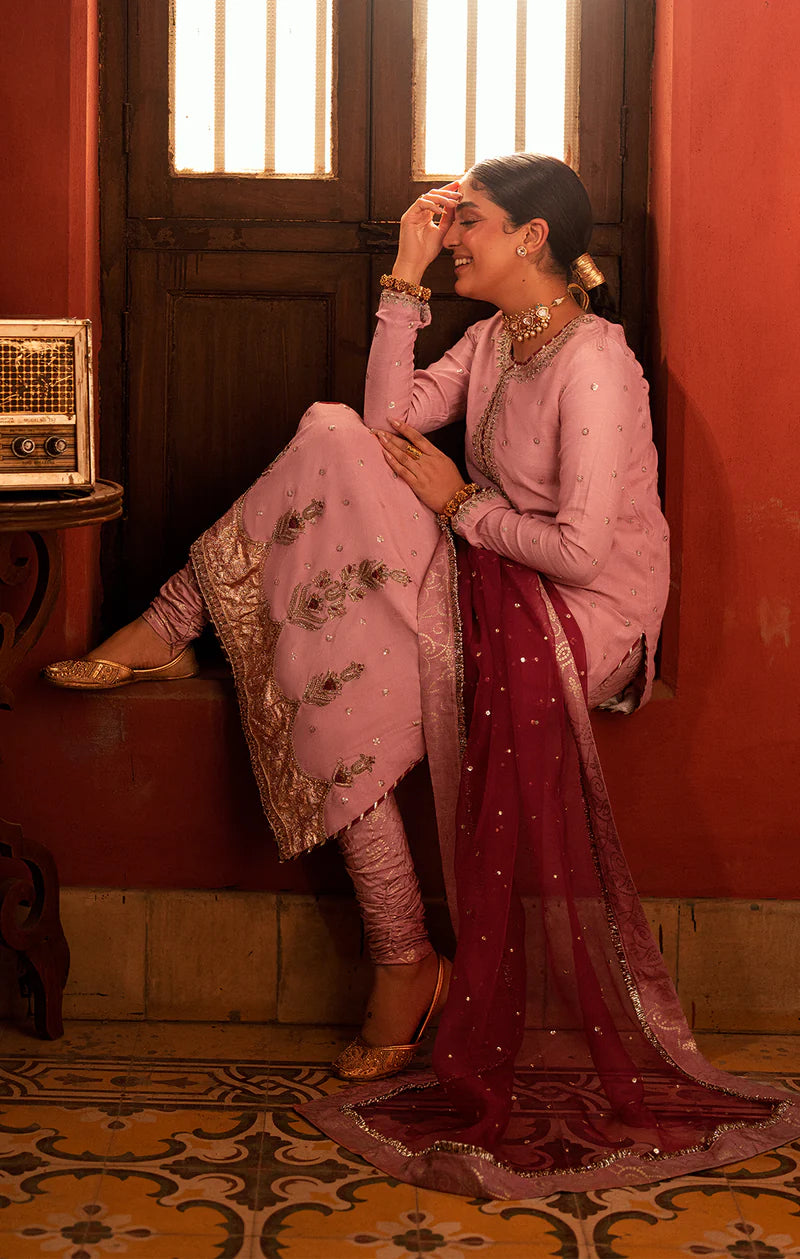 SUHA pink gold Pakistani outfit with Thai silk shirt, embellished chori dar pajama, and organza dupatta – formal stitched suit by Pakistanimoda.com