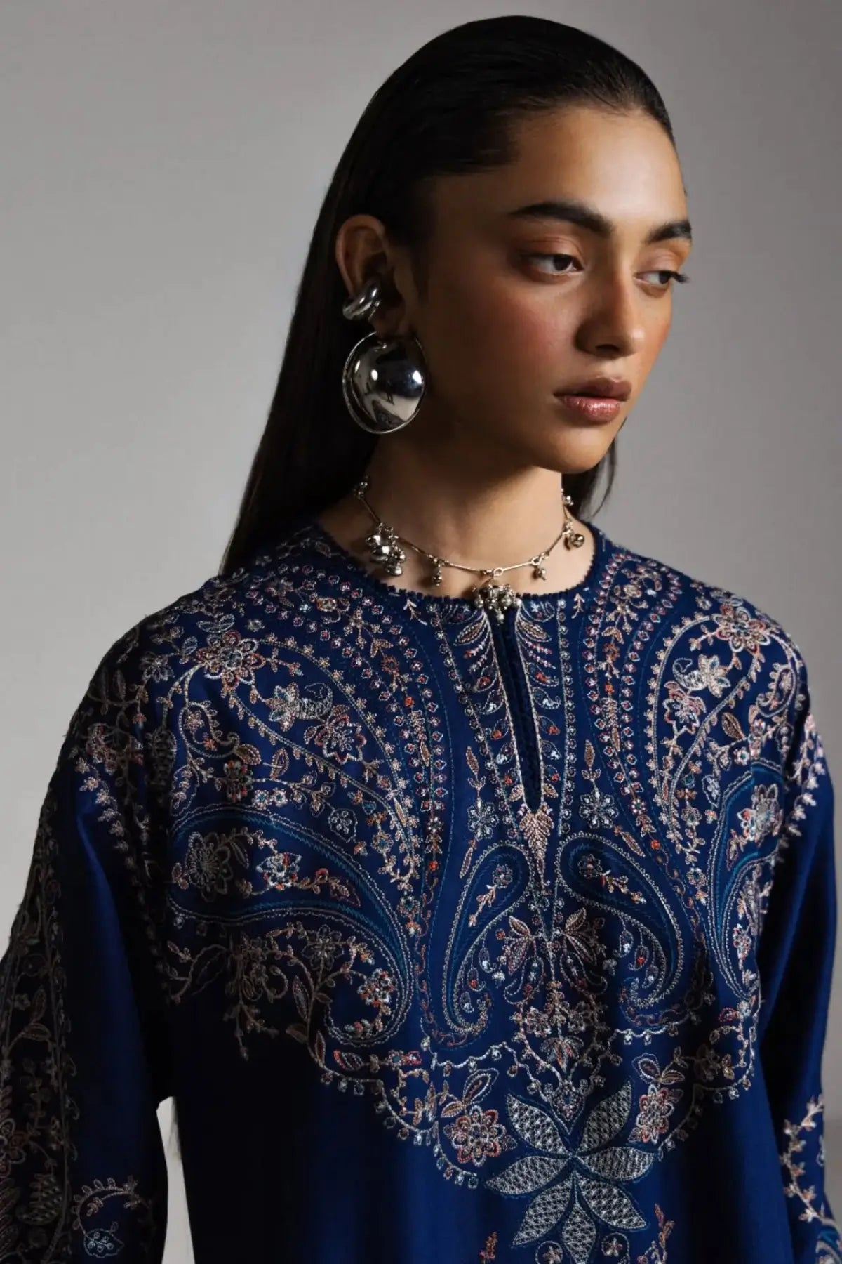 Zara Shahjahan Samarkand D6 navy blue embroidered marina stitched winter suit with beige shawl from Saraab 2026